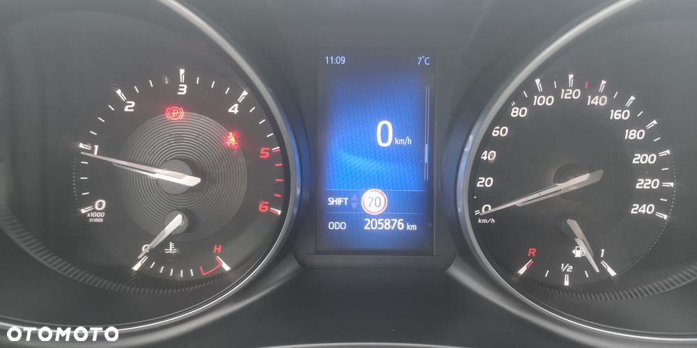 Toyota Avensis 2.0 D-4D Premium - 13