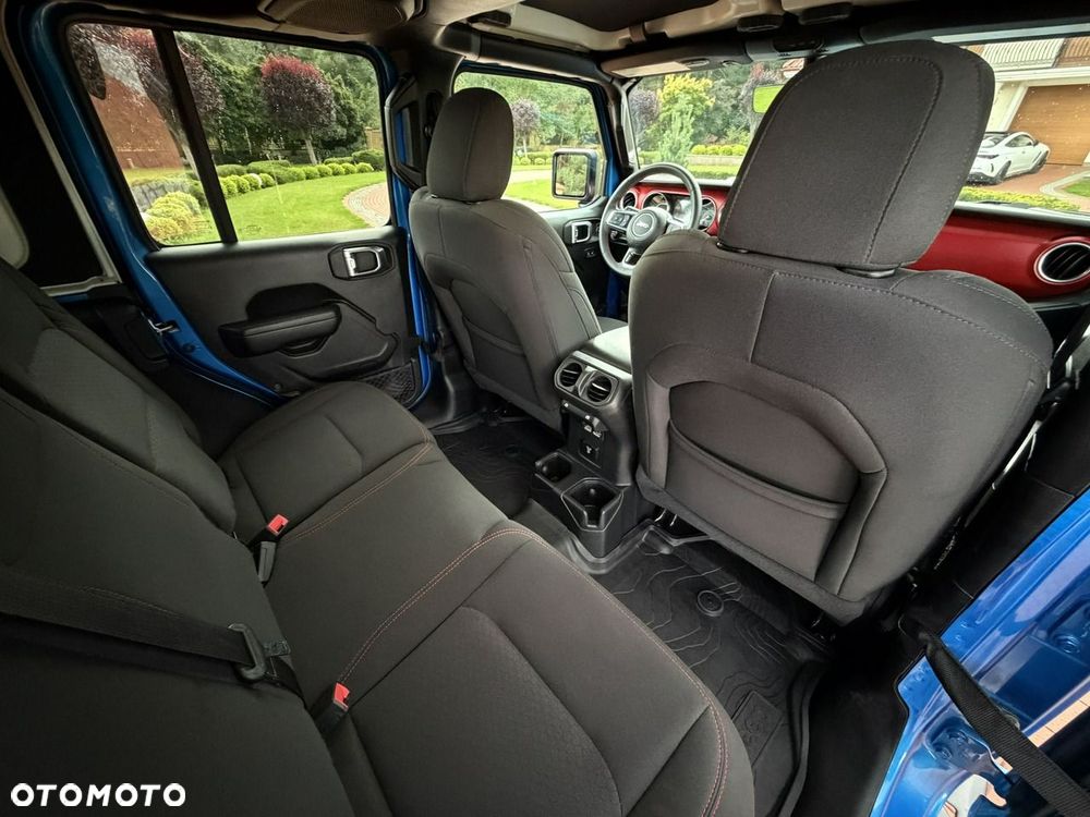 Jeep Wrangler - 41