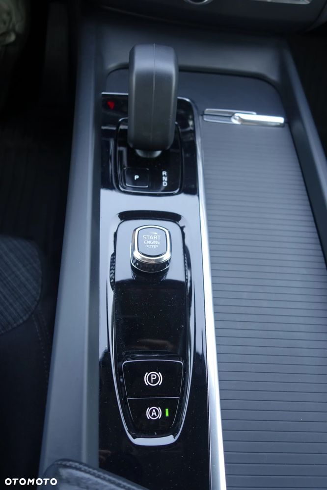 Volvo XC 60 B4 D Core - 22