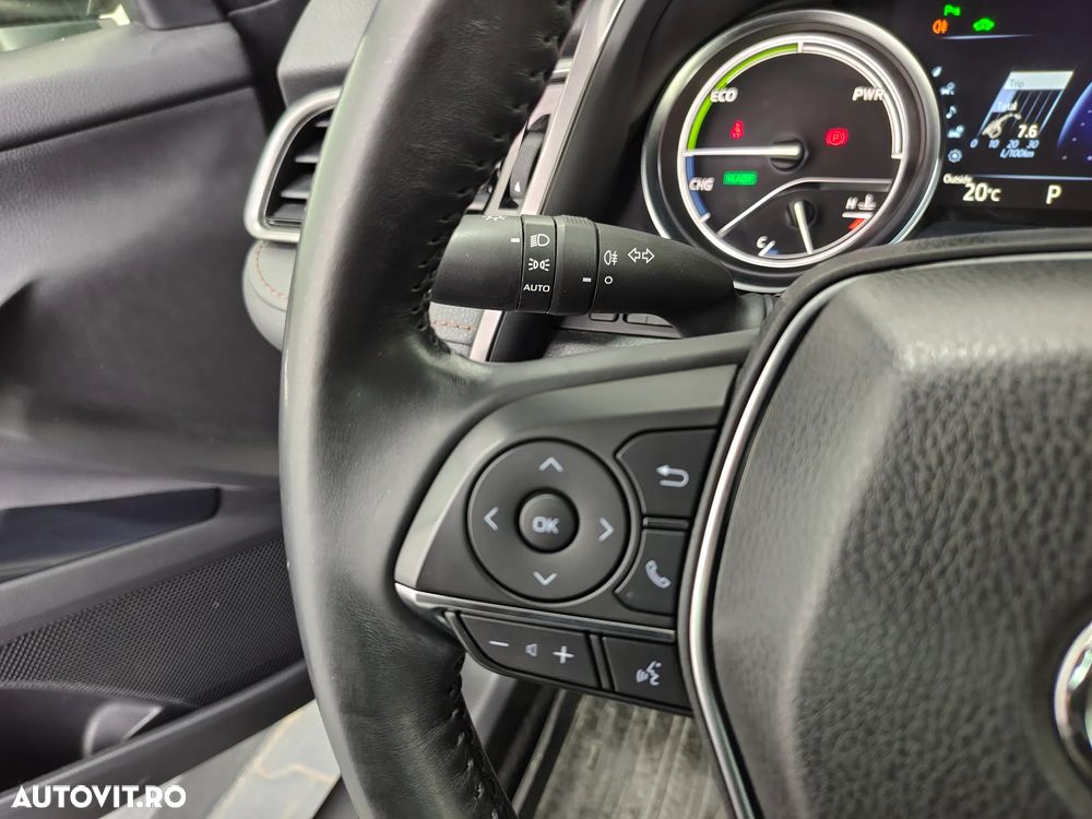 Toyota Camry 2.5 Hybrid Business - 13