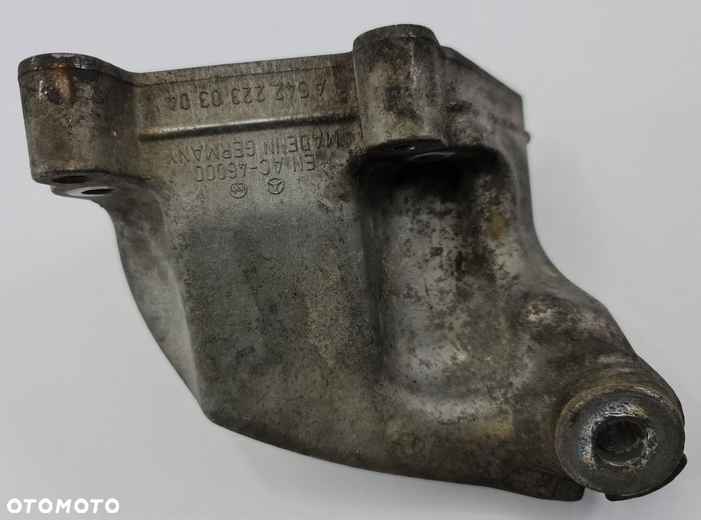 ŁAPA SILNIKA MERCEDES W251 3.0 CDI A6422230304 - 1
