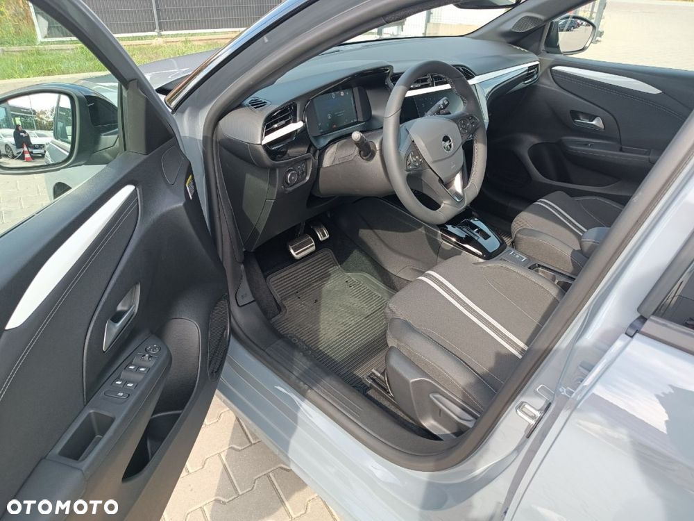 Opel Corsa 1.2 GS S&S - 12