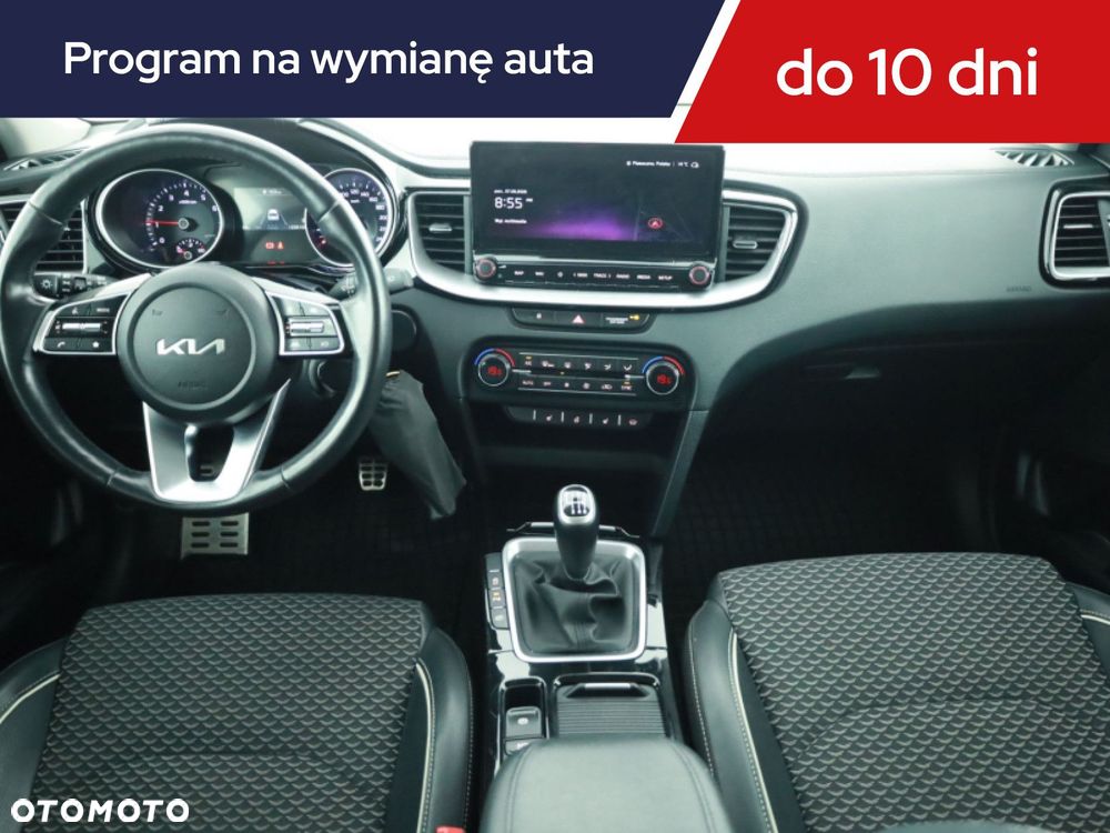 Kia Ceed - 10