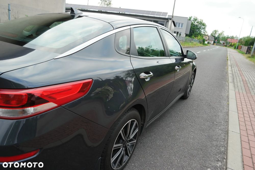 Kia Optima - 14