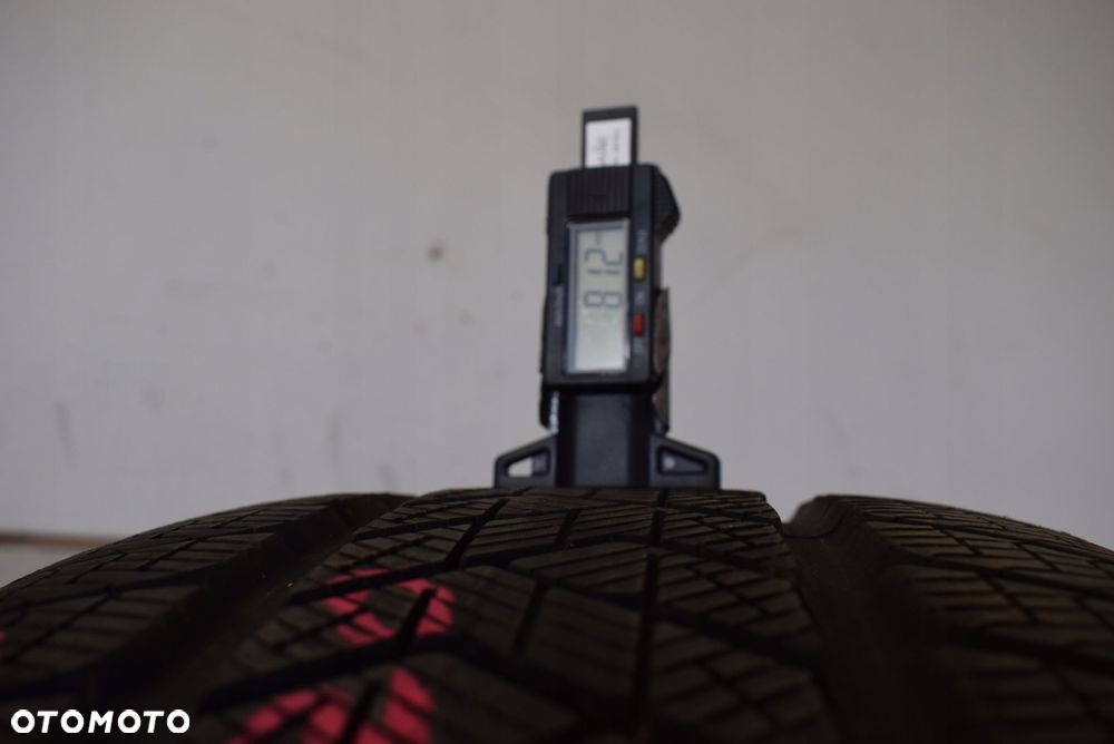 R20 255/50 Pirelli Scorpion Winter AO - 4