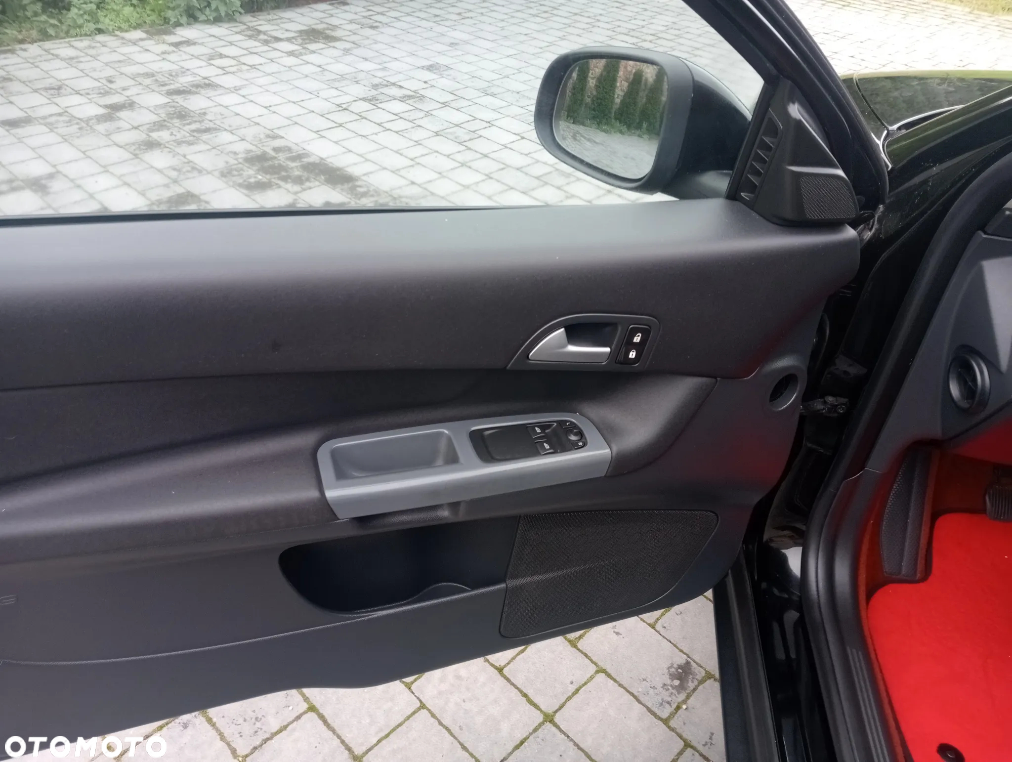 Volvo C30 D2 DRIVe R-Design - 9