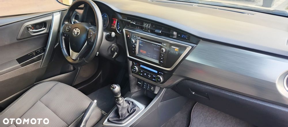 Toyota Auris 2.0 D-4D Life Plus - 15