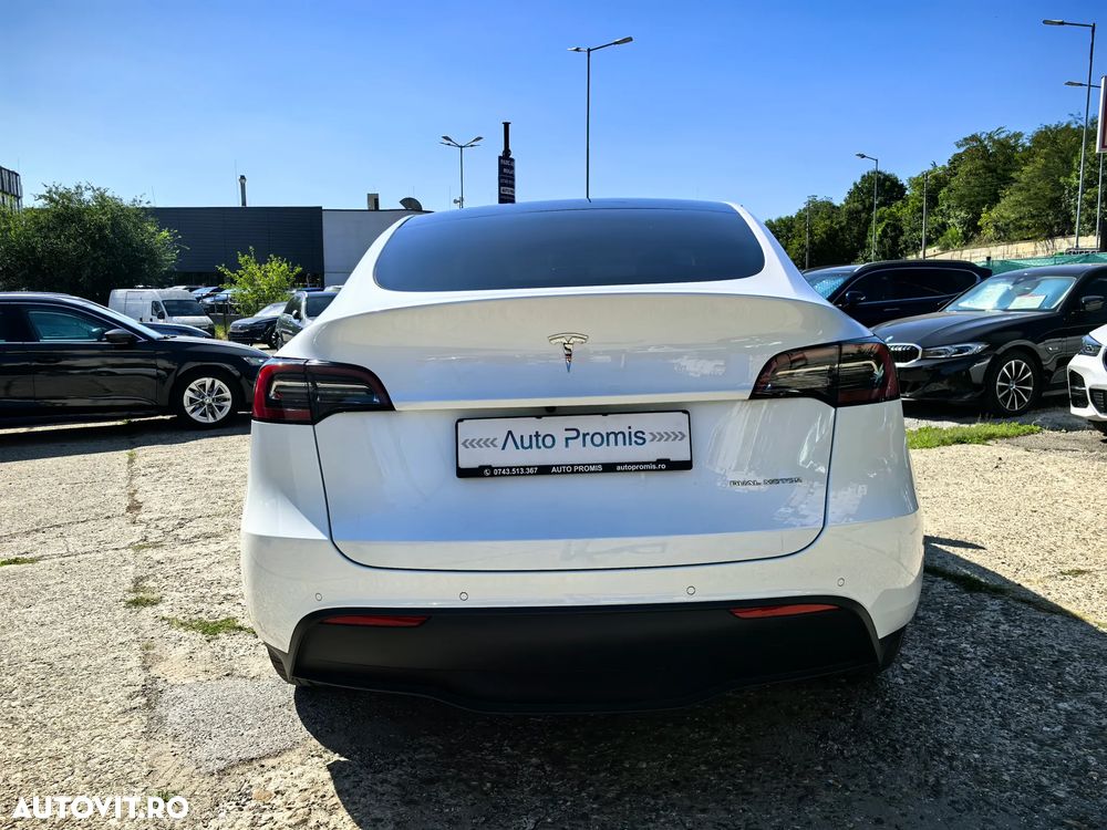 Tesla Model Y Long Range Dual Motor AWD - 14