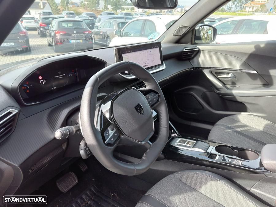 Peugeot 2008 1.2 PureTech Active Pack EAT8 - 6