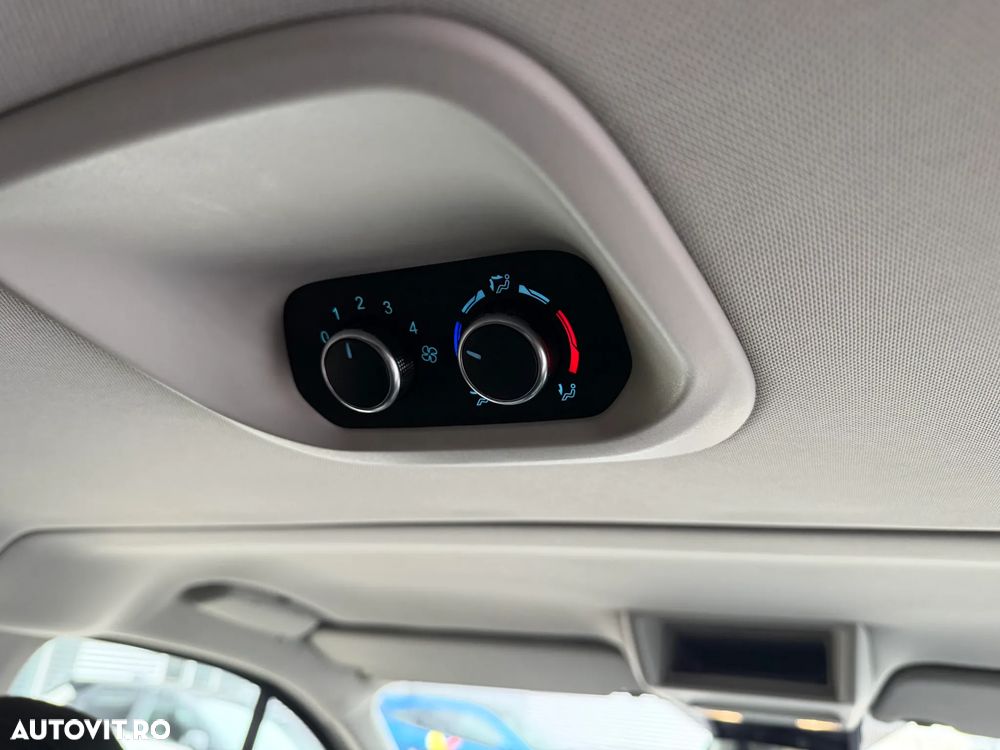 Ford Tourneo Custom Bus 320 2.0 EcoBlue 185 CP L2H1 Titanium Aut. - 8