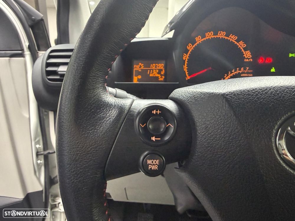 Toyota iQ 1.0 VVT-i Essential+AC - 9