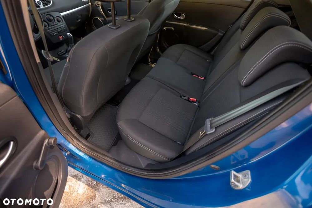 Renault Clio 1.2 16V 75 Dynamique - 26