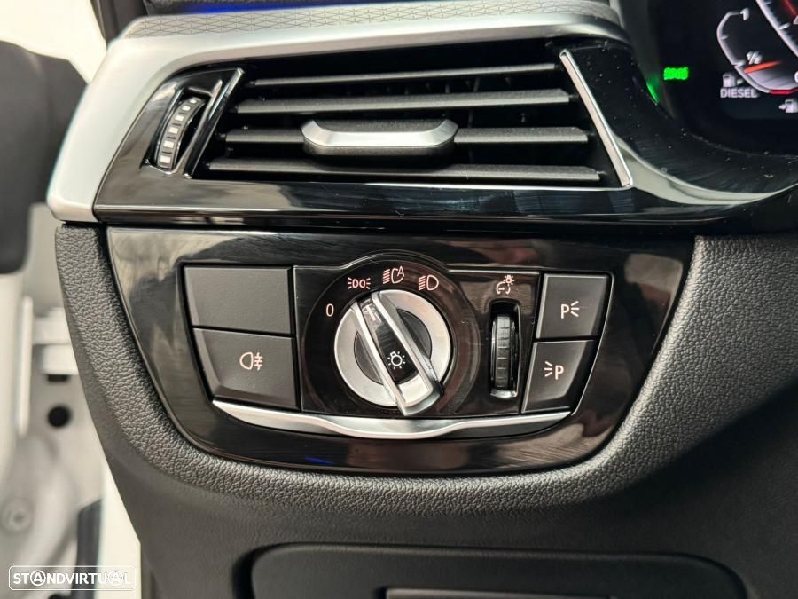 BMW 630 Gran Turismo d Pack M - 24