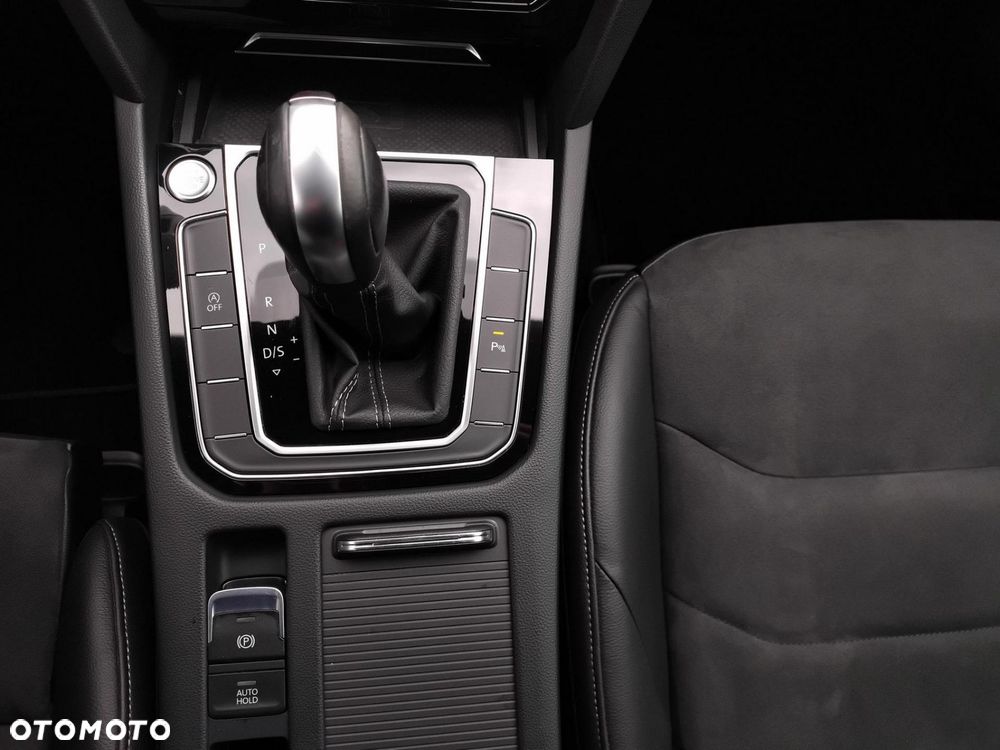 Volkswagen Arteon 2.0 TDI 4Motion R-Line DSG - 23