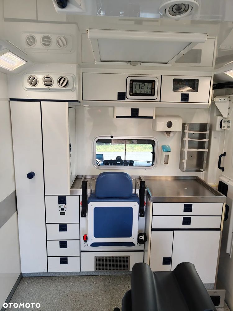 Mercedes-Benz SPRINTER - 10