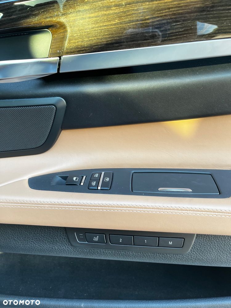 BMW Seria 7 730d L - 24