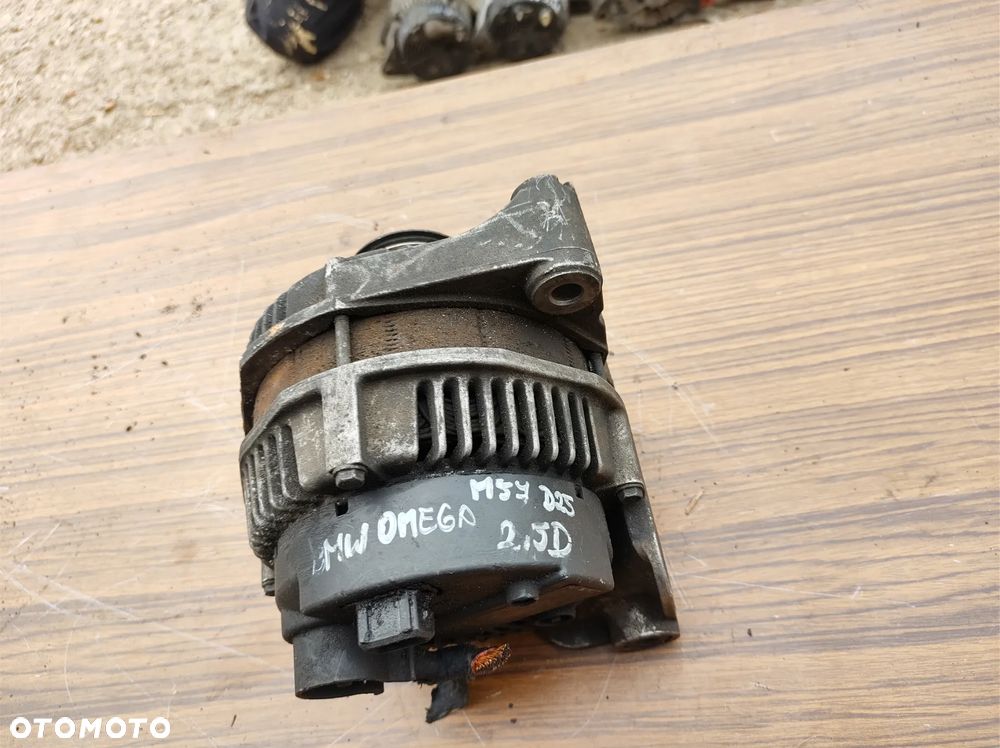 BMW e39 M57 D25 omega 2,5D  alternator - 1