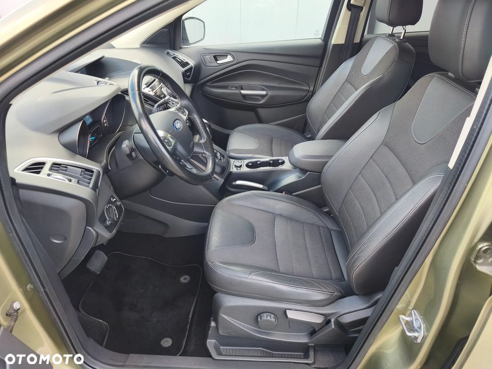 Ford Kuga 2.0 TDCi 4x4 Titanium - 34