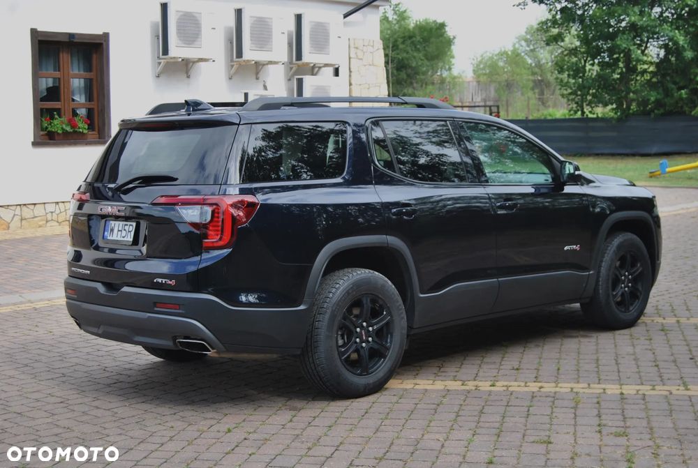 GMC Acadia - 3
