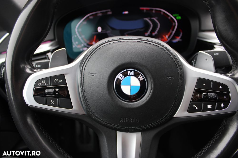 BMW Seria 5 540i AT - 17