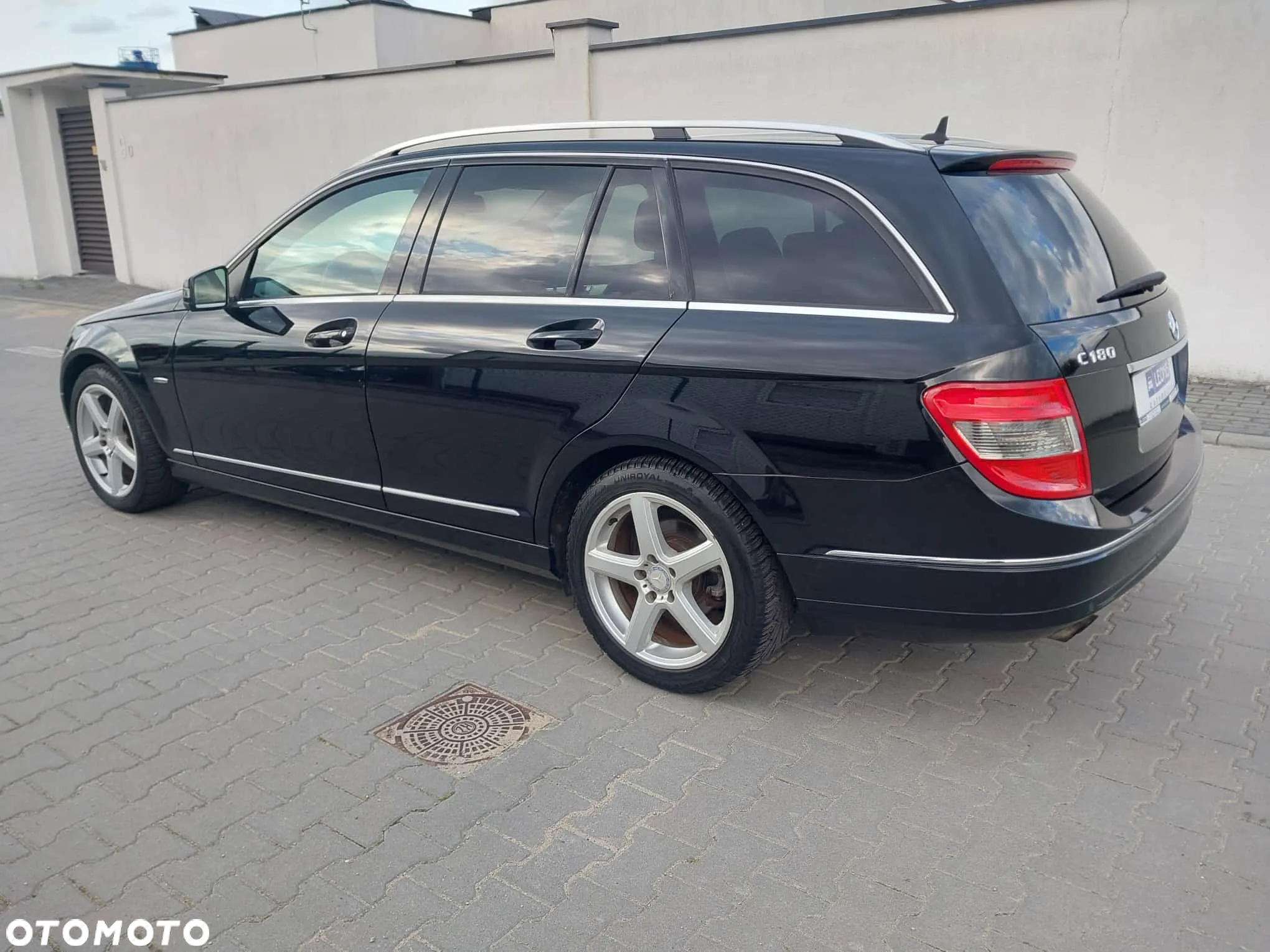 Mercedes-Benz Klasa C 180 CGI BlueEff Elegance - 3