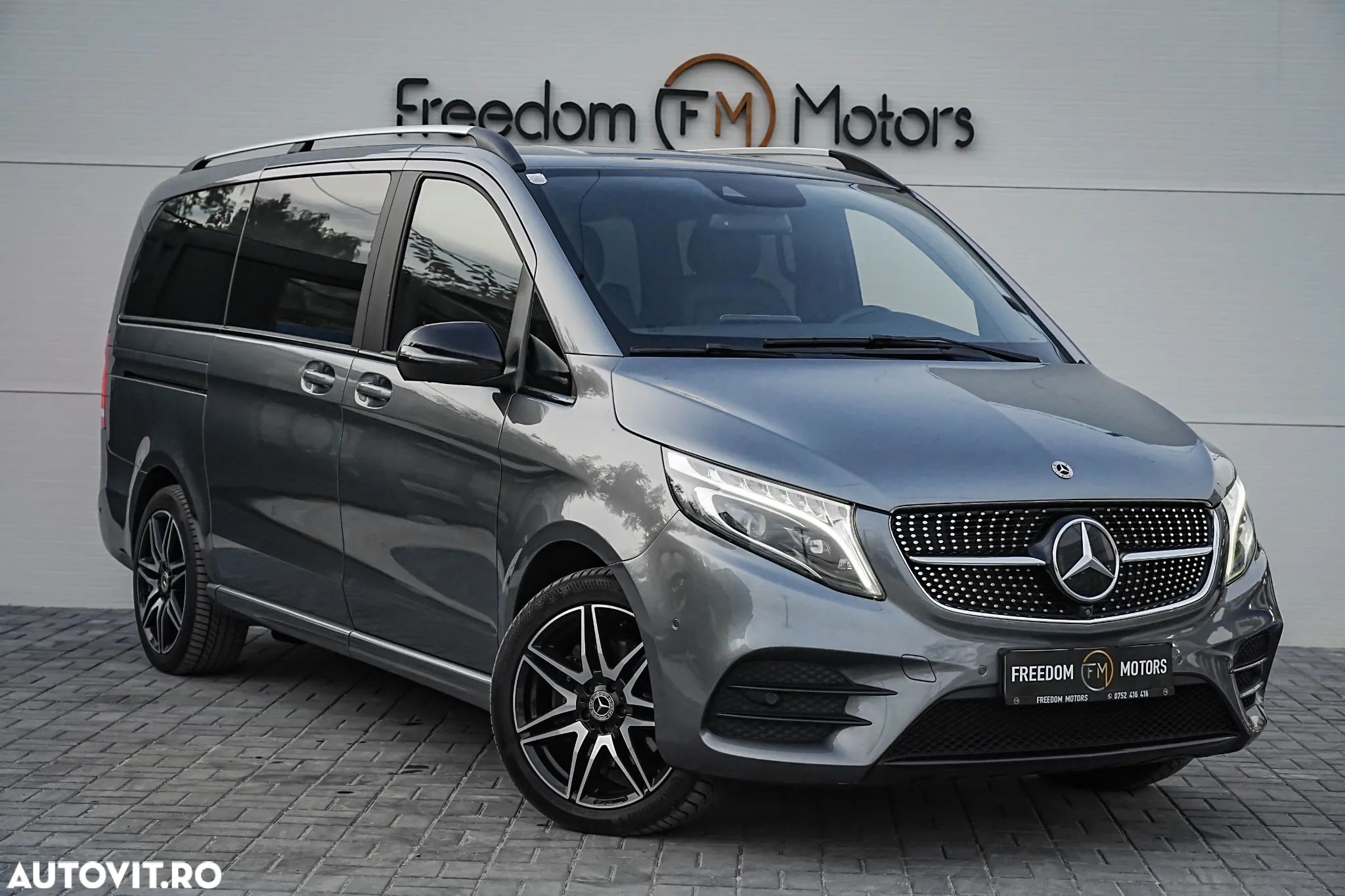 Mercedes-Benz V 300 d lang 4Matic 9G-TRONIC Avantgarde Edition 2023 - 1