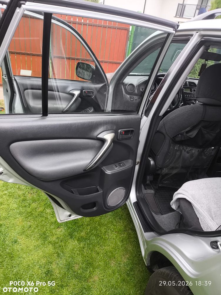 Toyota RAV4 1.8 VVT-i Terra 2WD - 29