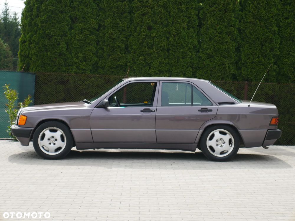 Mercedes-Benz W201 (190) - 6