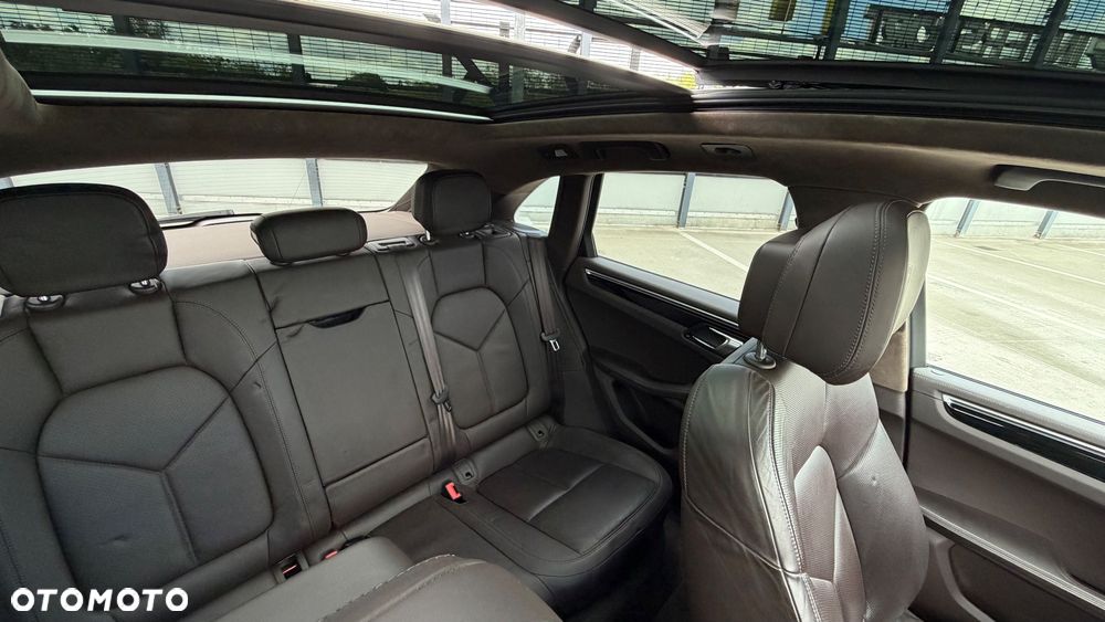 Porsche Macan S - 35