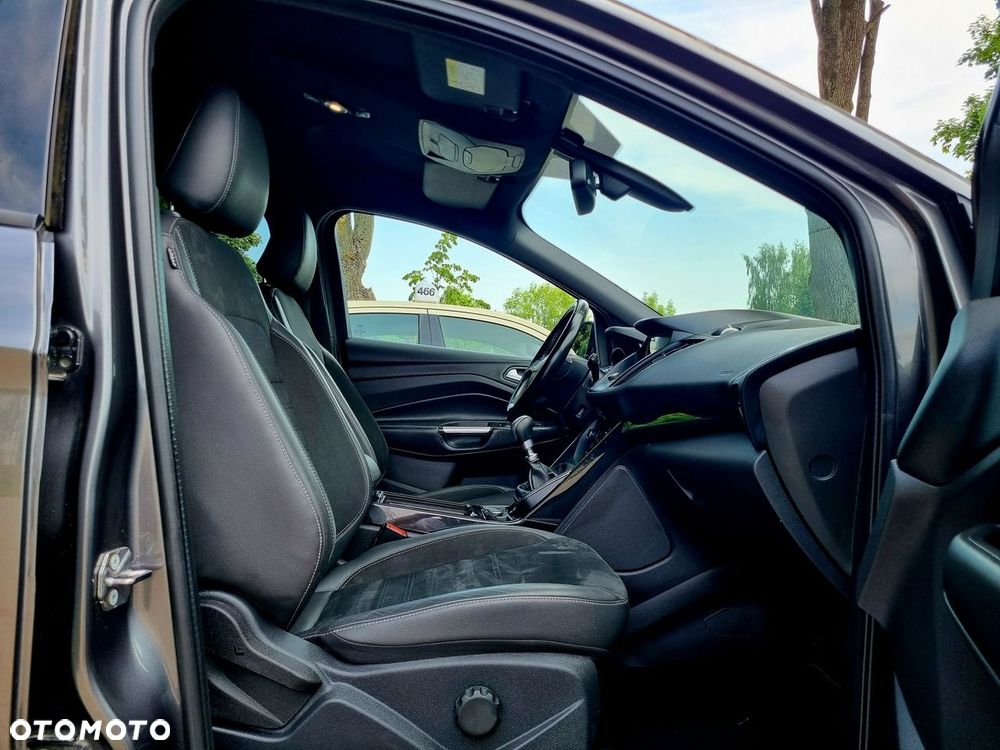 Ford Kuga 1.5 EcoBoost 2x4 ST-Line - 12