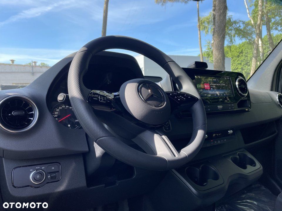 Mercedes-Benz Sprinter - 7