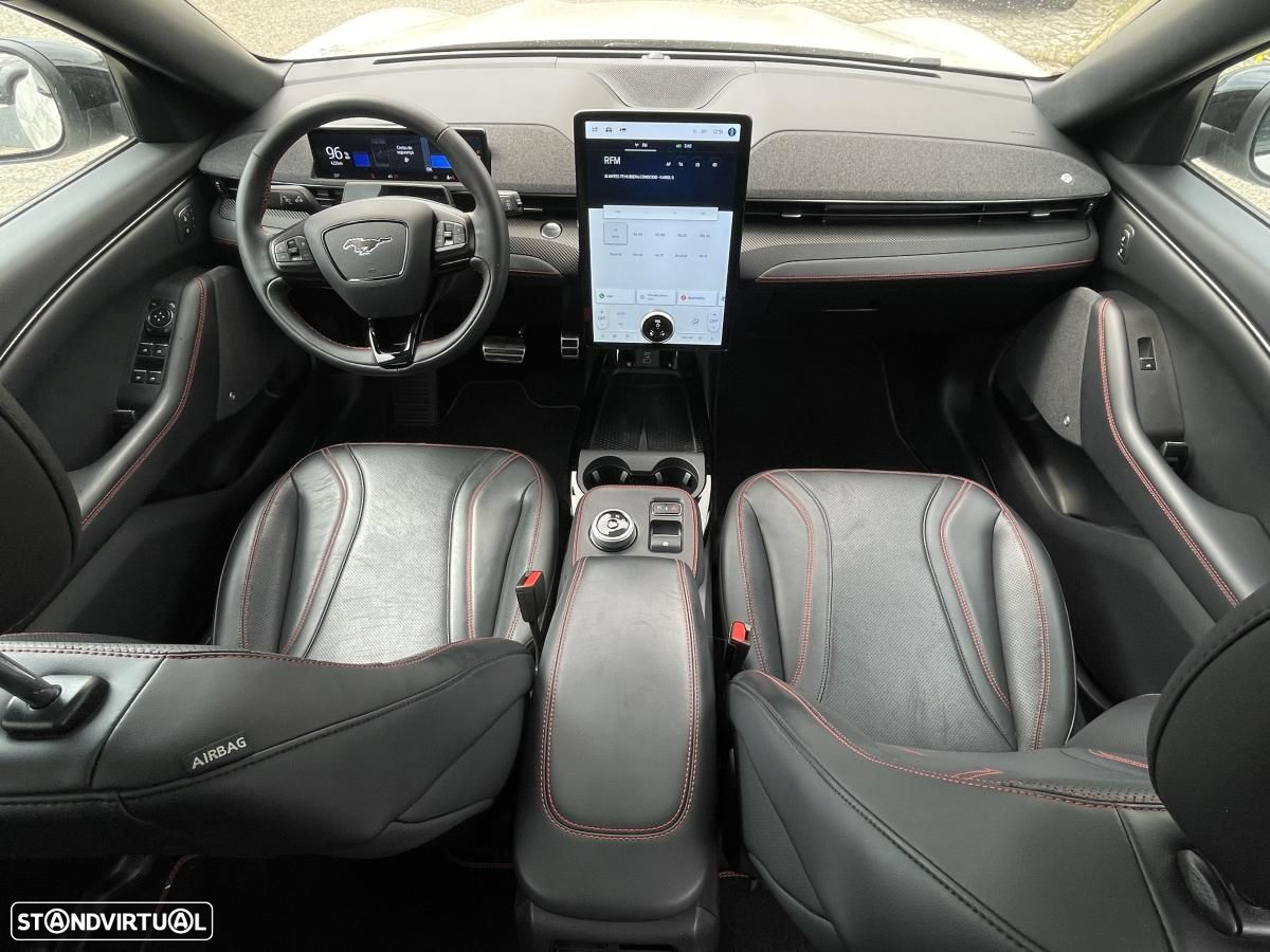Ford Mustang Mach-E 98.7 kWh Premium AWD - 30