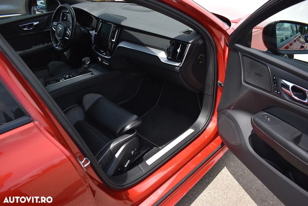 Volvo S60 T5 AWD R-Design - 28