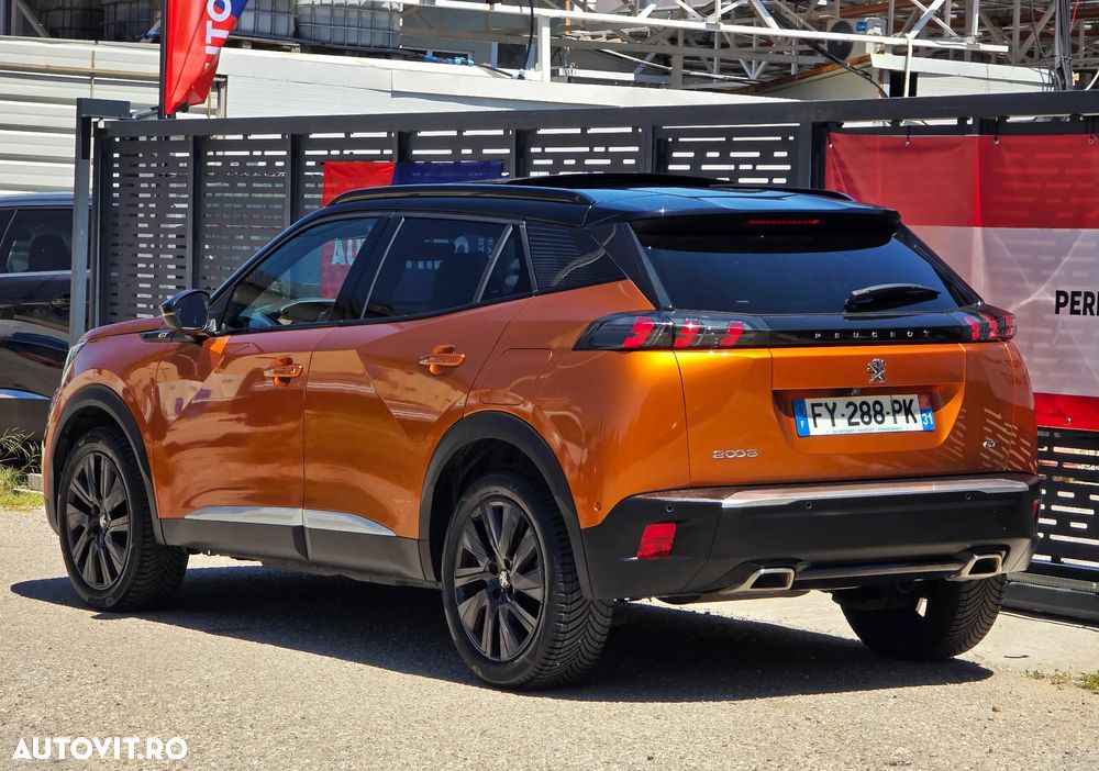 Peugeot 2008 PureTech 130 EAT8 GT - 9