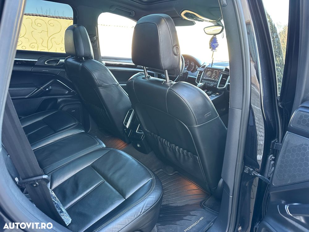 Porsche Cayenne Platinum Edition - 13