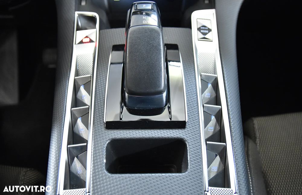 DS Automobiles DS 7 Crossback - 16