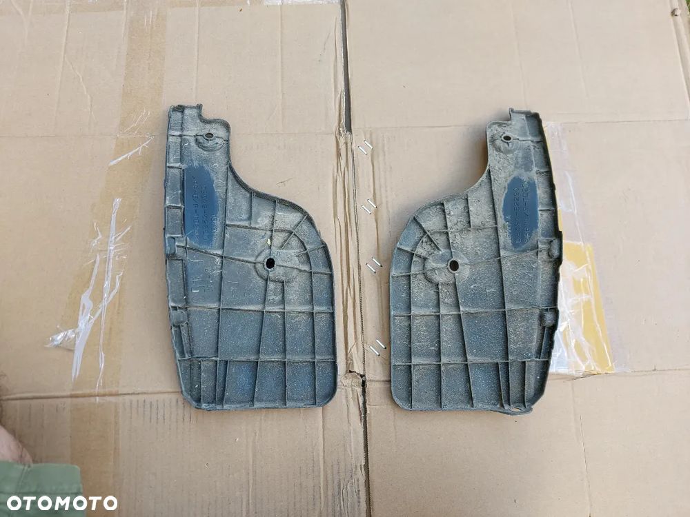 Toyota Verso S Nadkole Tylne Tył R