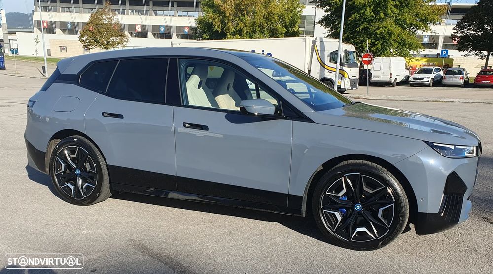 BMW iX xDrive 50 Pack Desportivo - 4