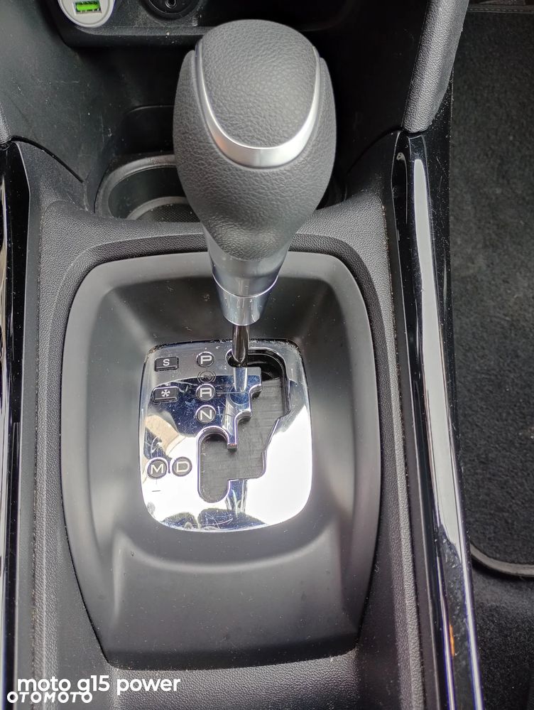 Peugeot 2008 PureTech 110 Stop&Start EAT6 Allure - 4