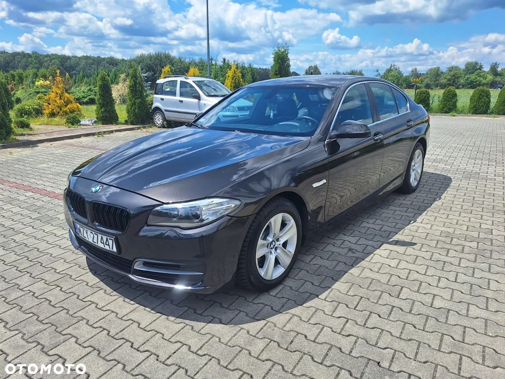 BMW Seria 5 528i xDrive Sport-Aut Luxury Line - 1