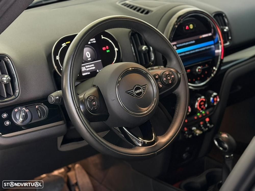 MINI Countryman Cooper SE Premium Essential Auto - 27