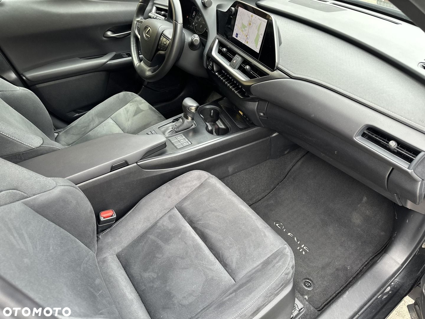 Lexus UX - 13
