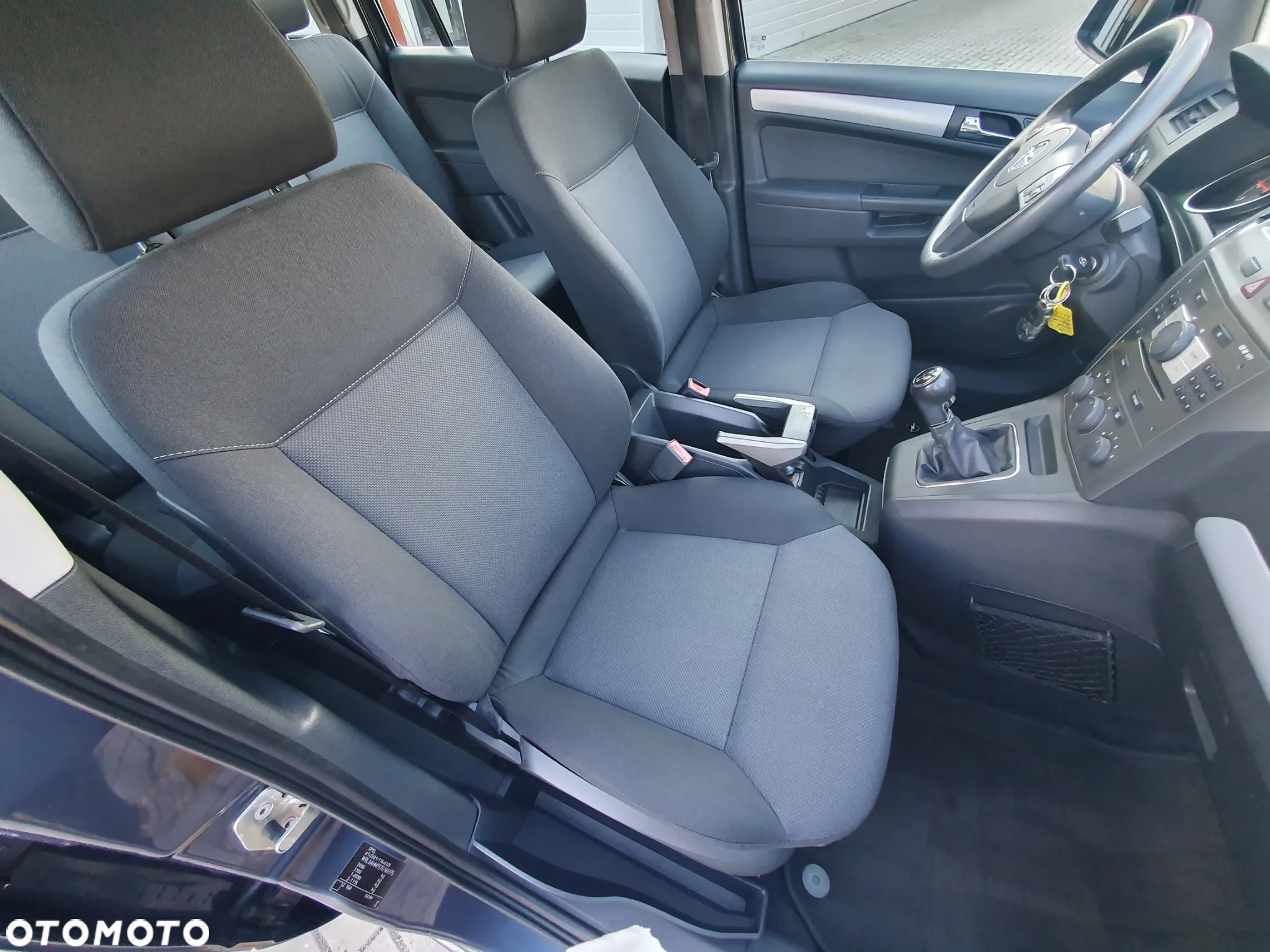 Opel Zafira - 16