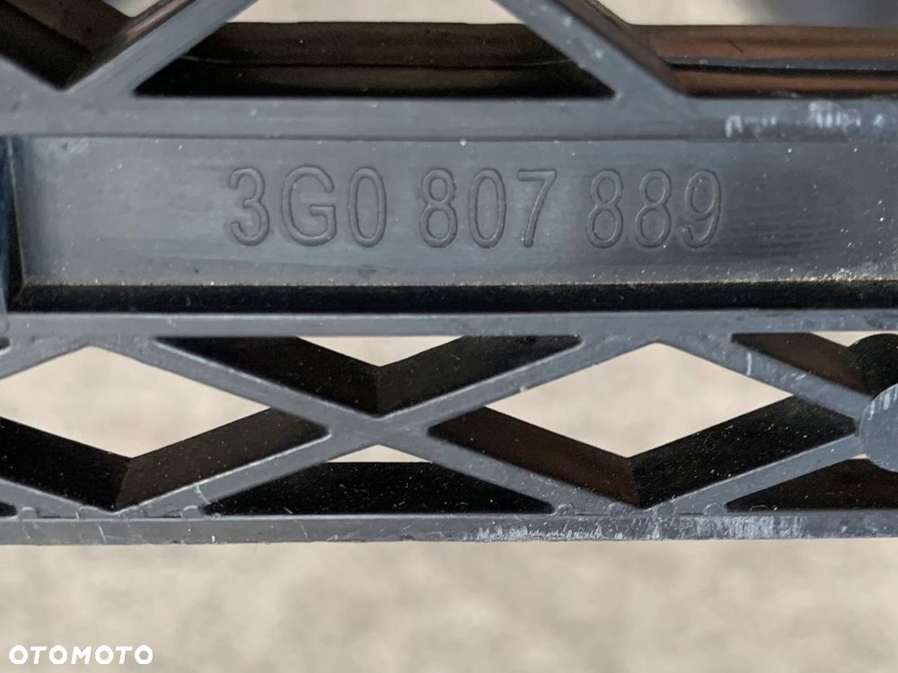 Volkswagen OE 3G0807889 ślizg prowadnica zderzaka - 3