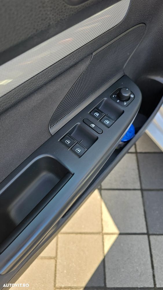 Volkswagen Golf 2.0 TDI DPF Comfortline - 13