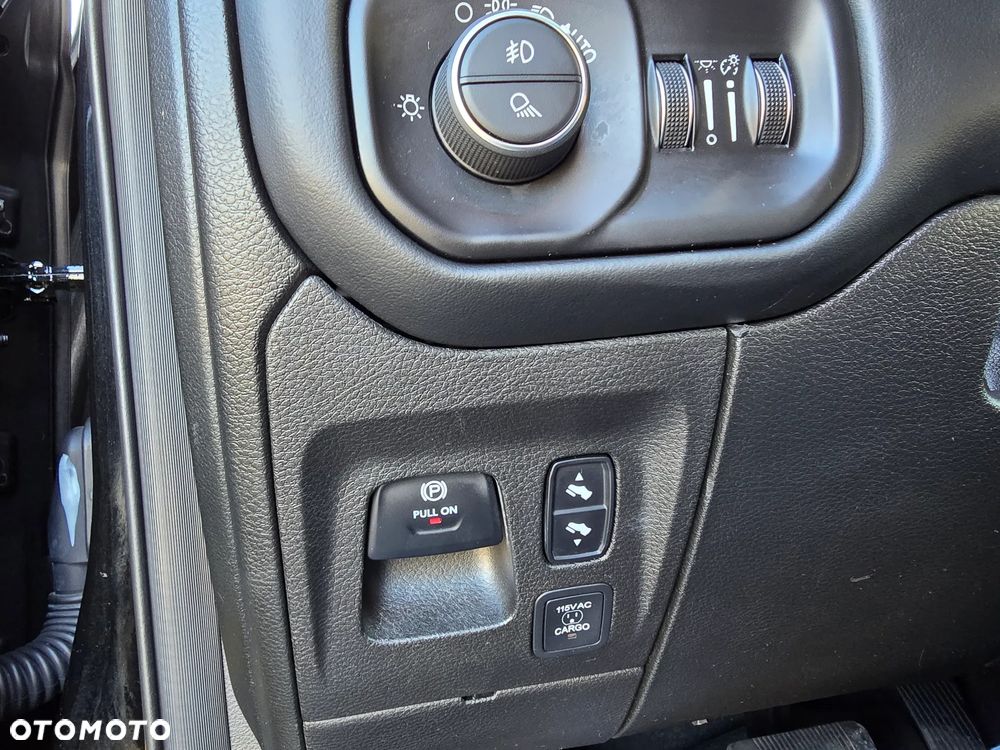 RAM 1500 5.7 Crew Cab Longhorn - 37