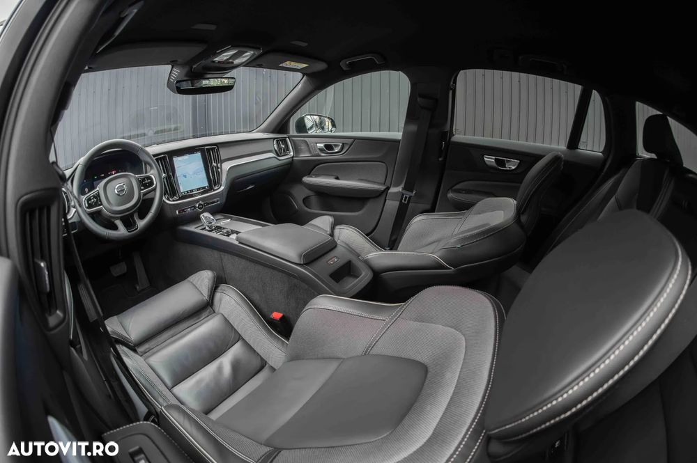 Volvo V60 B4 MHEV AT Ultimate Dark - 5