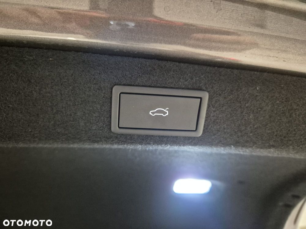 Skoda Superb 2.0 TDI L&K DSG - 23