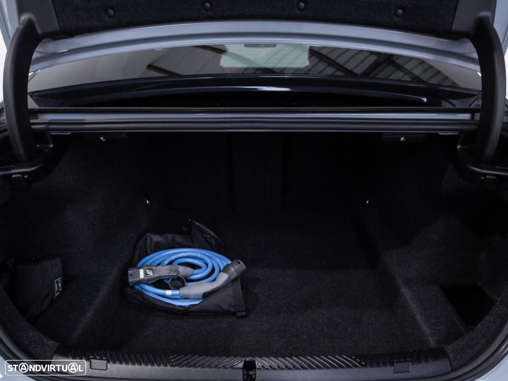 BMW 530 e Pack Desportivo M - 13