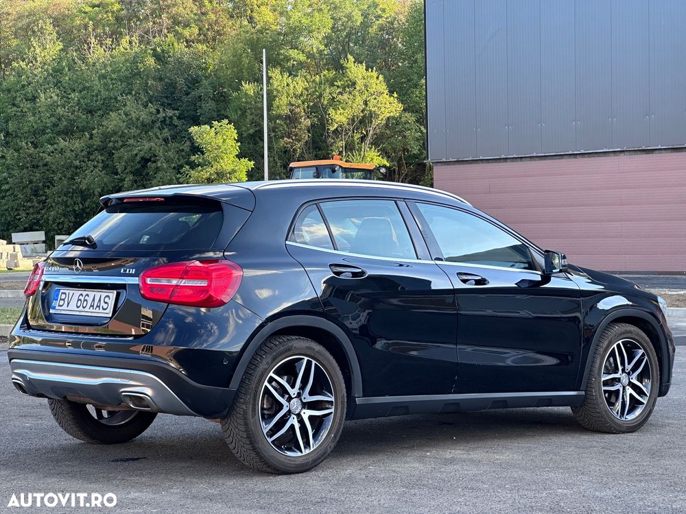 Mercedes-Benz GLA - 4